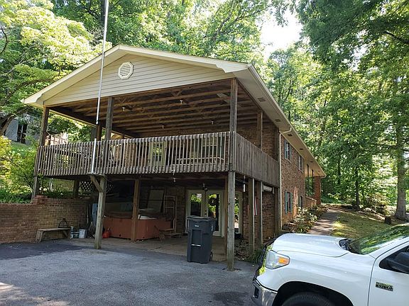 2nd image of 1976 Lakewood Dr