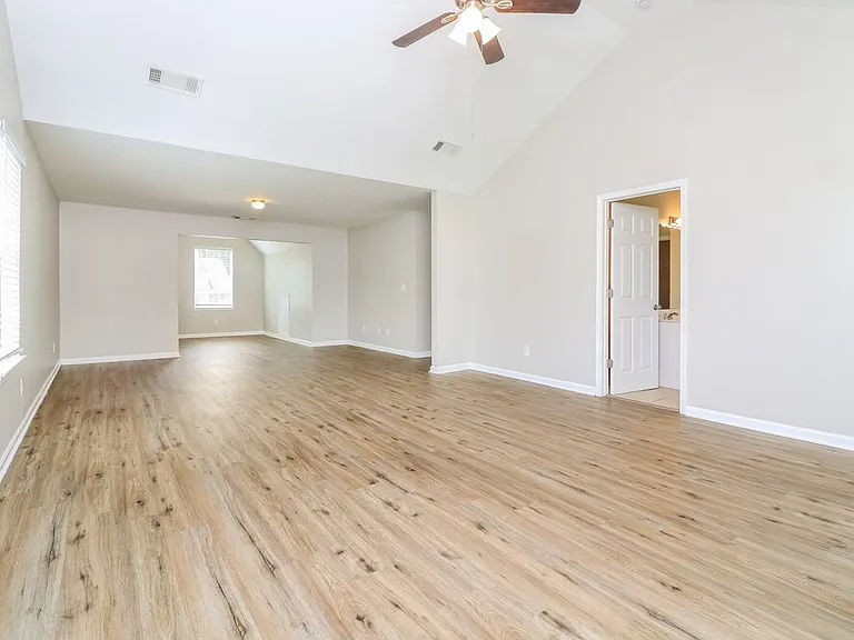 3752 Sunbridge Dr — Photo 11