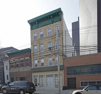 Rented by Douglas Elliman | media 18