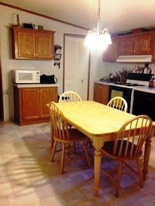 3rd image of 255 Lee St