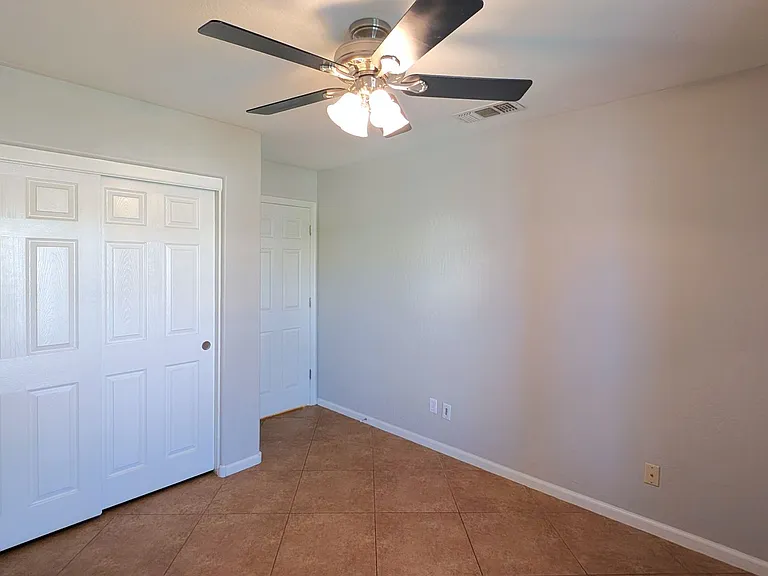 929 N Quail Ln — Photo 15