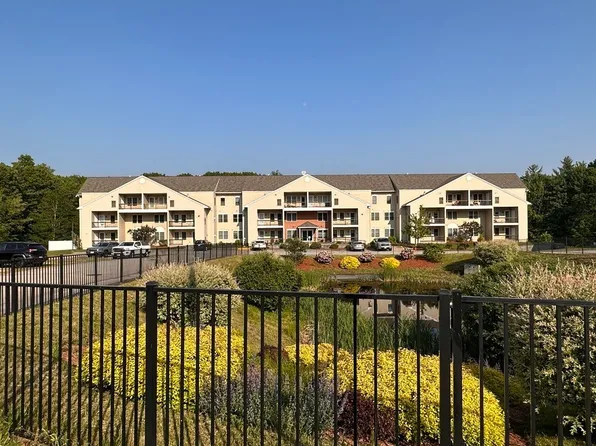 216 Reservoir St APT 311, Holden, MA 01520