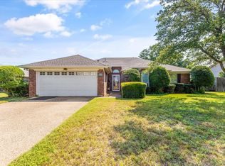 1207 Stonelake Dr, Cleburne, TX 76033
