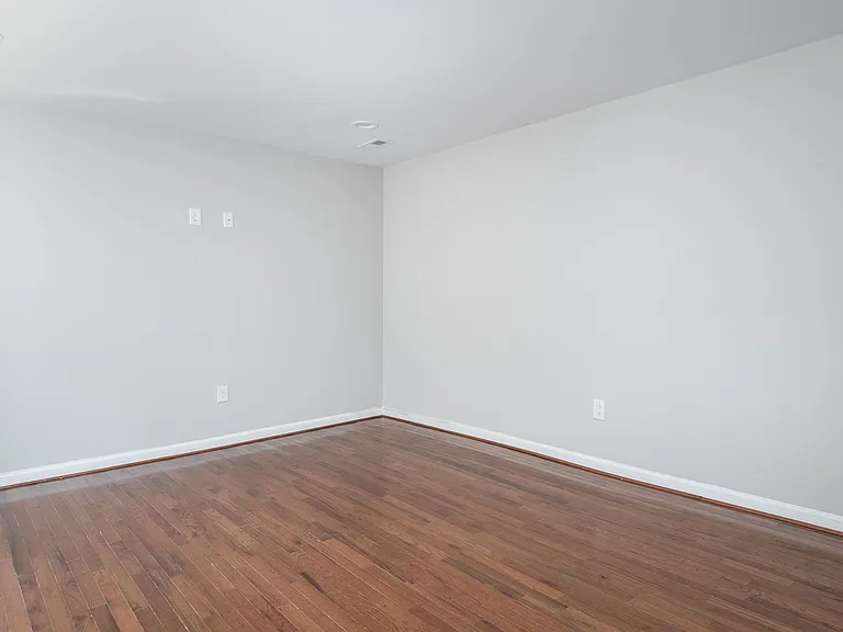 230 S Broadway #2 — Photo 7