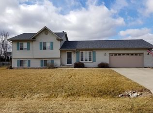 106 S Gadwall Ln, Downs, IL 61736