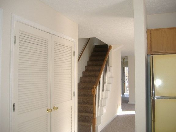 5th image of 2408 Montgomery St