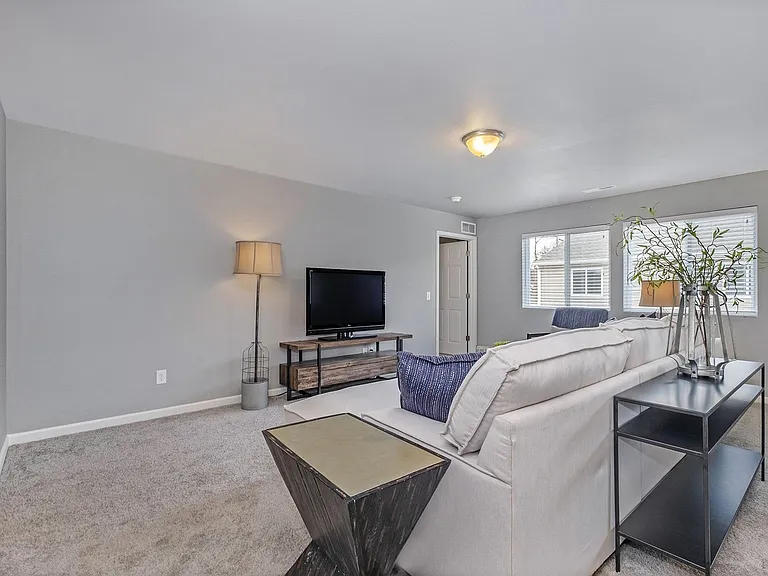 1847 Bluff Ridge Ct — Photo 9