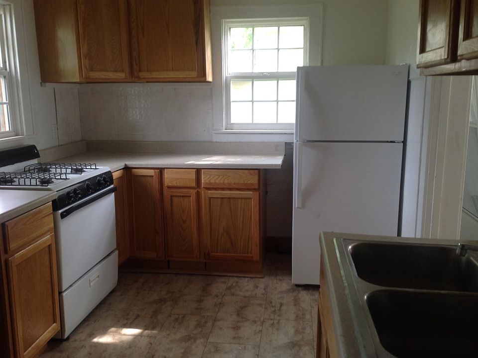 1st image of 1430 E 4th St