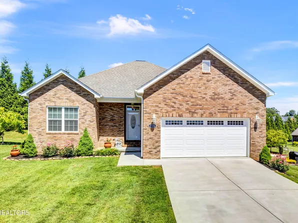 2106 Zion Dr, Sevierville, TN 37862