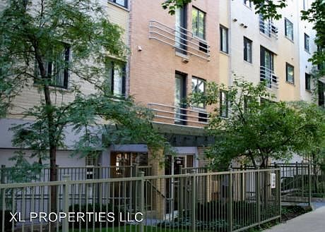 1st image of 5423 N Winthrop Ave APT 400