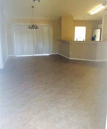 2nd image of 1210 Garibaldi St E