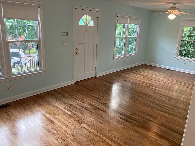 836 E College Ave — Photo 3