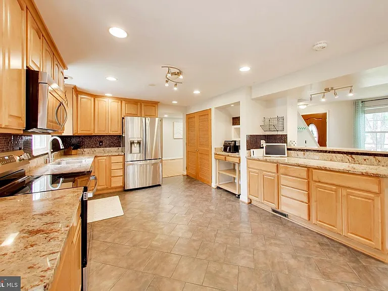 5932 Peregrine Dr — Photo 4