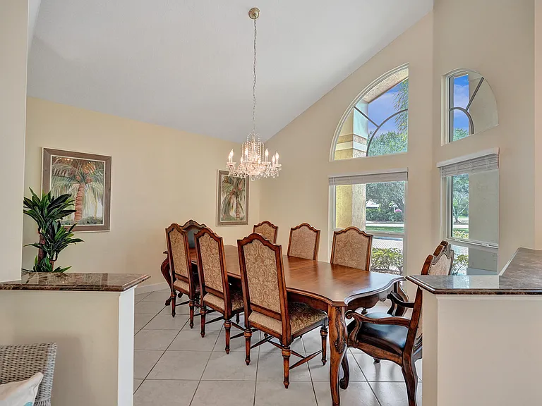 15910 Lindbergh Ln — Photo 9