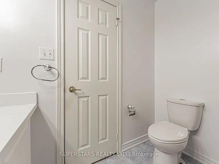 71 Landsdown Cres — Photo 11