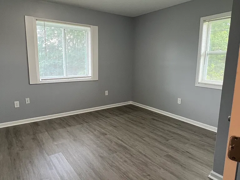 305 W Oak St #B — Photo 26