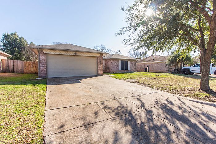 1st image of 6305 Elm Springs Dr