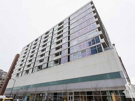 3rd image of 630 N Franklin St #717JC