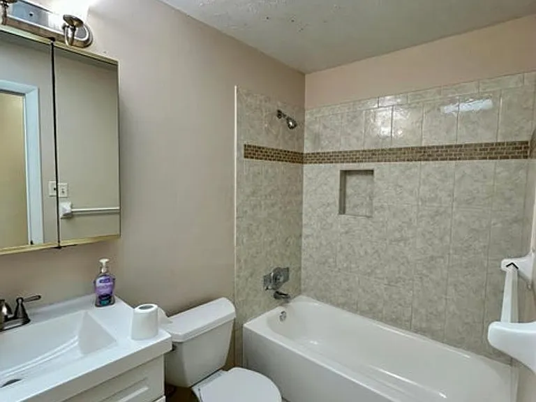680 Birchwood Ln — Photo 13