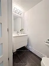 20 Porterfield Cres — Photo 5