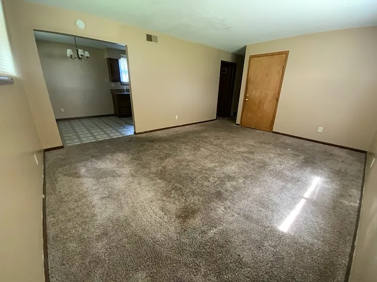 340 S Birchwood Dr #C — Photo 2