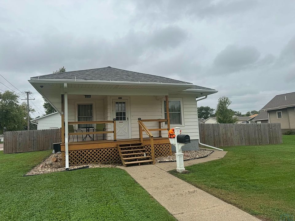 1st image of 311 S 4th St
