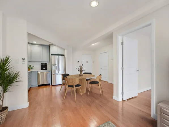 25-47 23rd Street #3R, Astoria, NY 11102