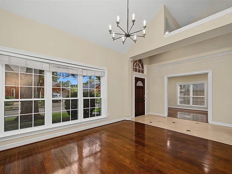 14135 Swallowfield Dr — Photo 7