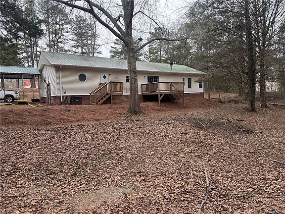 4th image of 124 Wilderness Trl