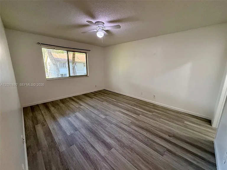 110 Gardens Dr #203 — Photo 12