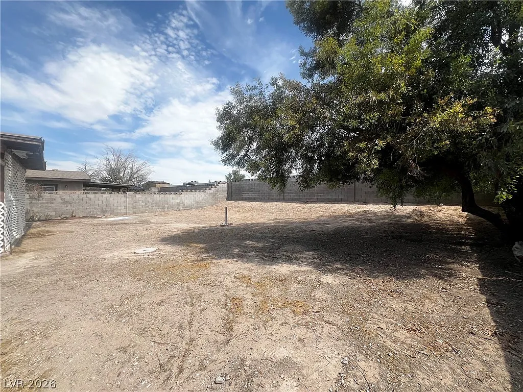3 bed, 1.0 bath, 1104 sqft, $1,480 — Photo 3