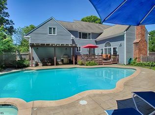 24 Devonshire Ln, Mendham, NJ 07945