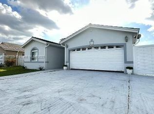 1040 SW 142nd Ave, Miami, FL 33184