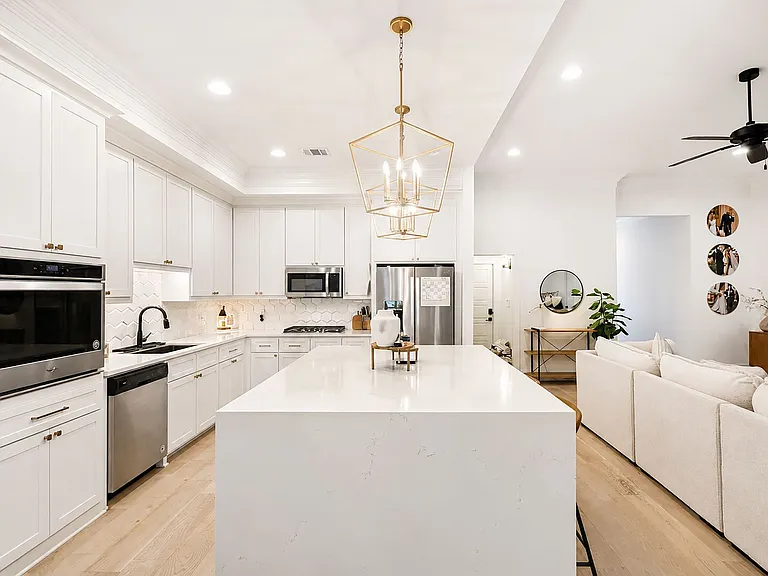 6650 Roux Dr — Photo 5