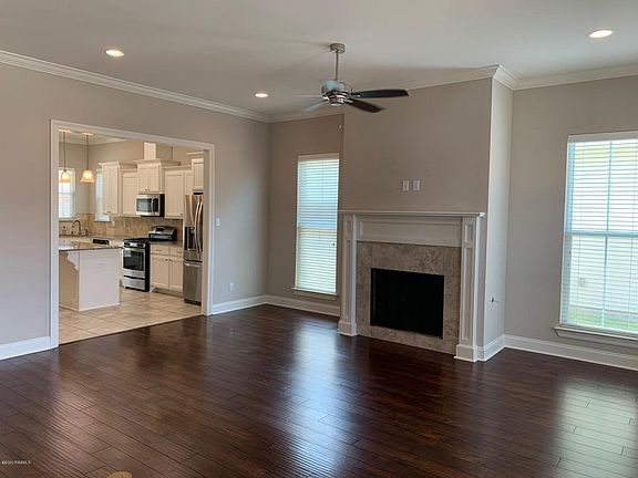 3rd image of 304 Parker Ln
