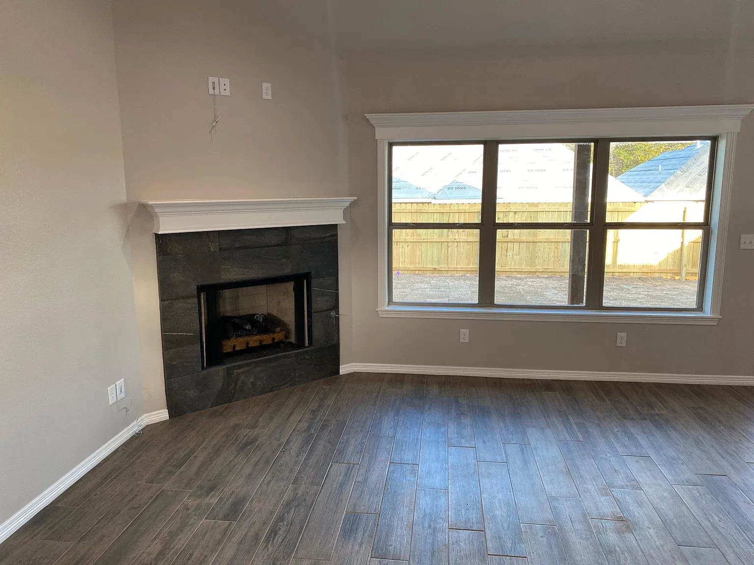 416 Grace Ave — Photo 4