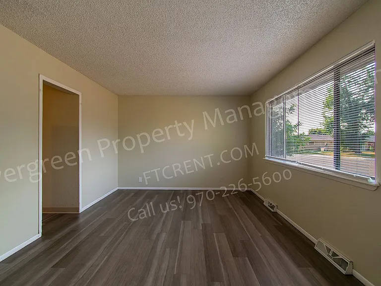 1912 W Plum St — Photo 32