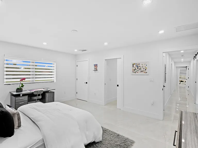 10955 SW 36th St — Photo 10