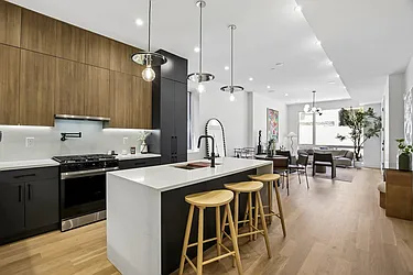 105 Laidlaw Avenue, #1A