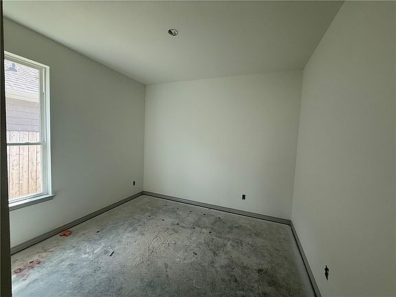 4th image of 1908 Polmont Dr
