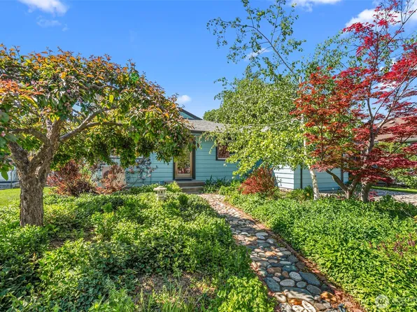 229 W Allen Avenue, Chelan, WA 98816
