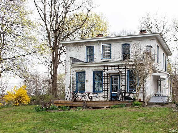 3rd image of 225 Barrytown Rd