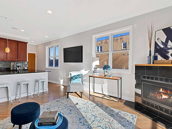 5th image of 3752 W Leland Ave APT 2S