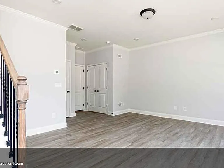 813 Cameron Trl — Photo 14