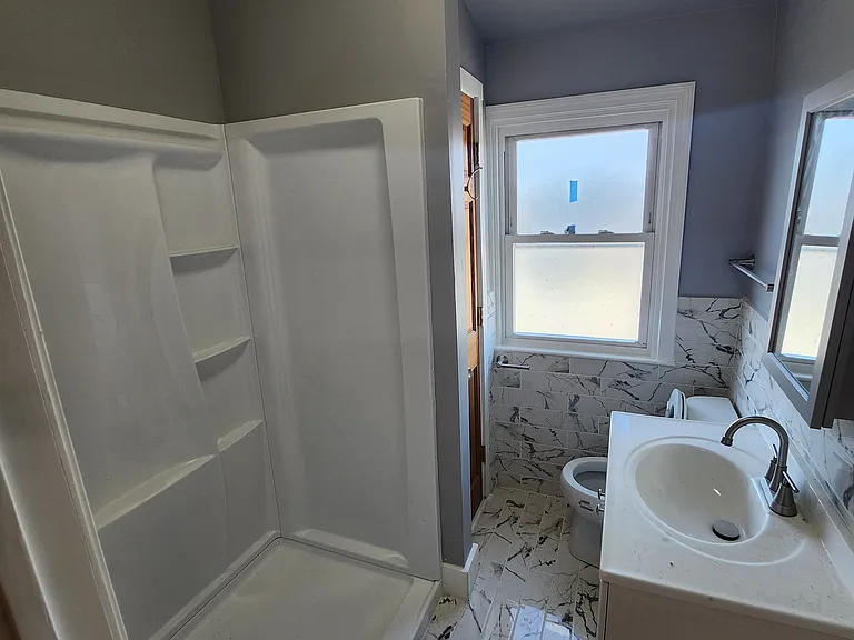 186 Summit St #5 — Photo 7