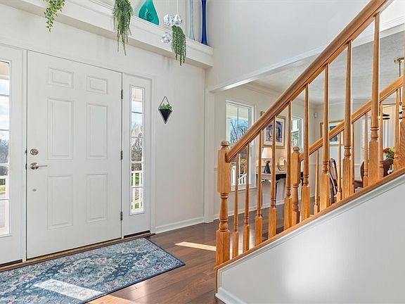 3rd image of 216 Lori Rd