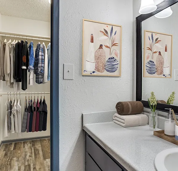 601 Bellaire Dr — Photo 15
