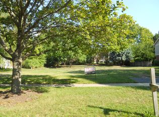 829 W Bauer Rd, Naperville, IL 60563