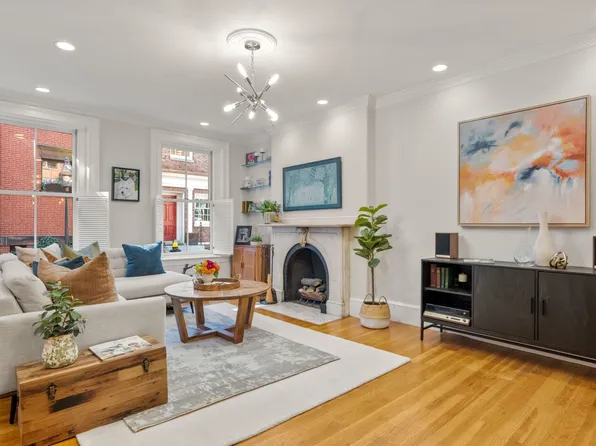 41 Pinckney St APT 1, Boston, MA 02114