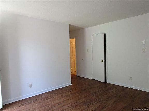 2nd image of 918 Carolina Ave